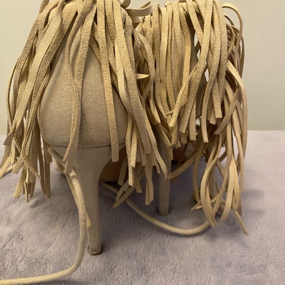 Beige Zara heels . - Picture 3 of 5